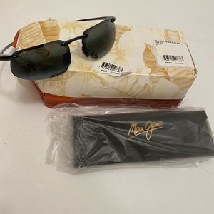 Maui Jim Sport black Mens sunglasses. Kanaha style, RX-able. NWT, new in box.